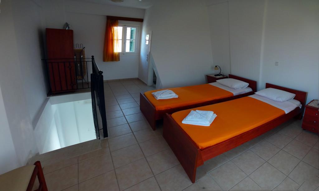 Iriana Village Inn Stavros  Quarto foto